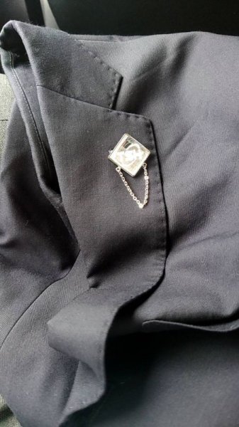 画像4: SWAROVSKI オリジナル社章・バッチ製作【1個より製作】サイズ21mm*21mm【ギフトボックス入り】 (4)